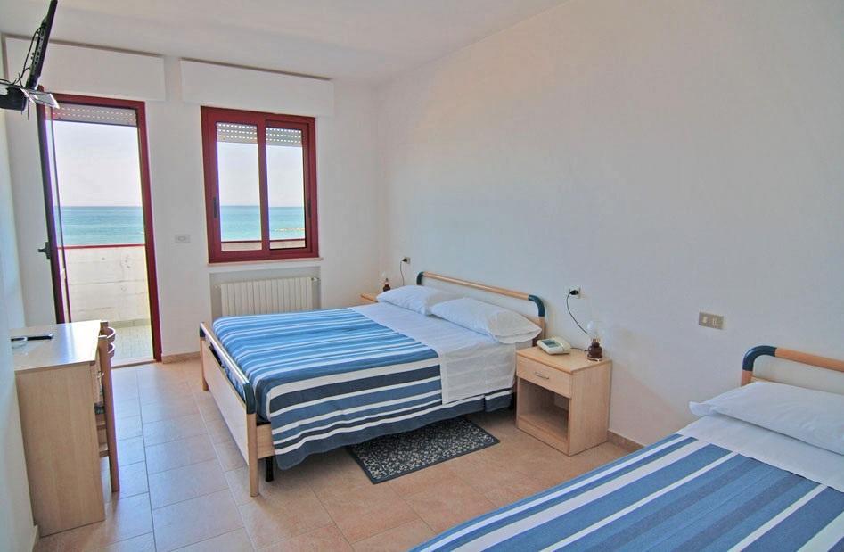 Hotel Palmarosa Roseto Degli Abruzzi Zimmer foto